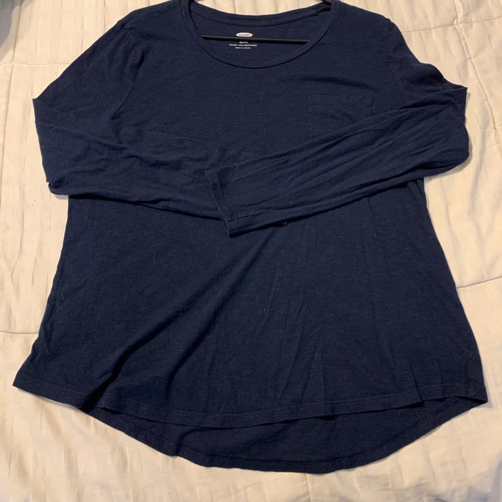 Dark blue Old Navy tshirt